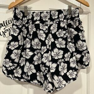 PINK Victoria's Secret Black and White Floral Athletic Shorts